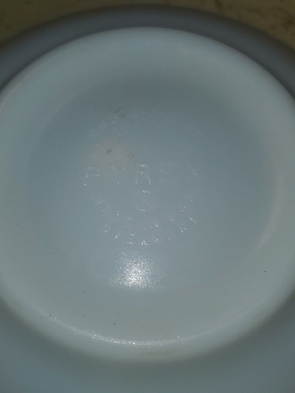 Pyrex White Milk Glass Mixing Bowl with Teal Country Couple Pattern - Picture 6 of 7